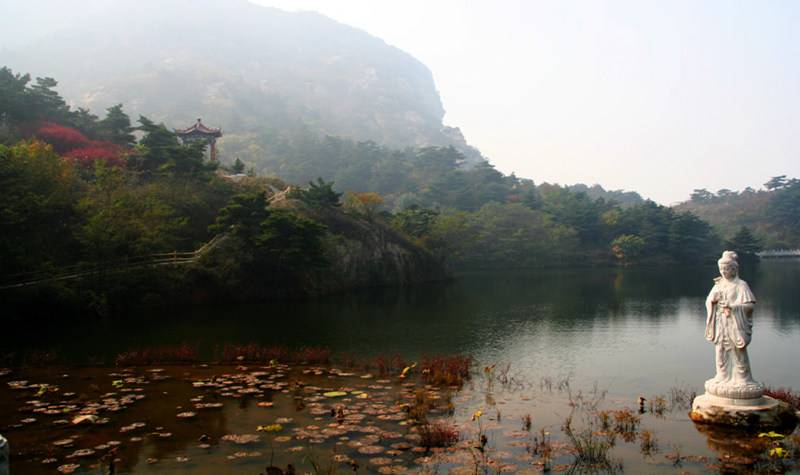 山东| 济南 莱芜莲花山风景区