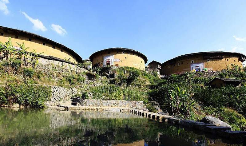 福建| 龙岩 福建土楼初溪古村落景区(永定土楼)