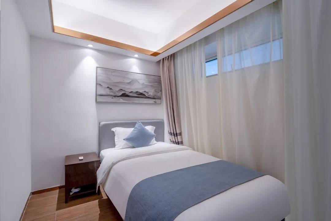 https://qiniu-cdn5.jinxidao.com/group1/2025/08/18/15/02/4003568a2d013c7d7d.jpg