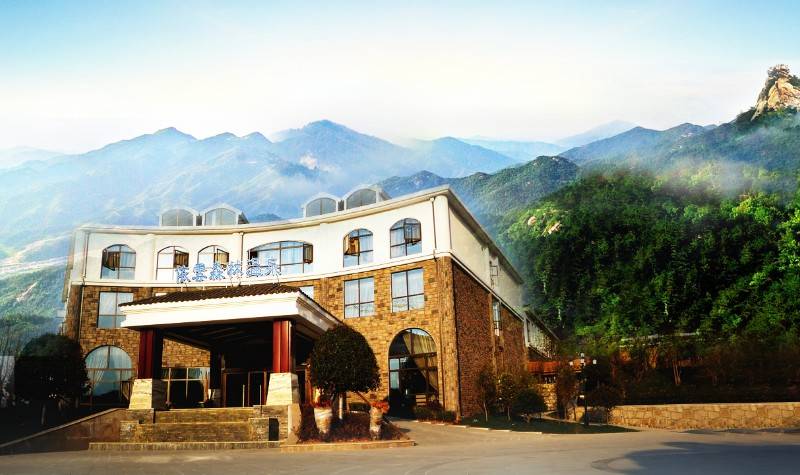 河南信阳鸡公山依云森林温泉