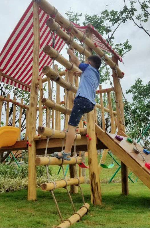 广东深圳小泥巴营地坂田云里店