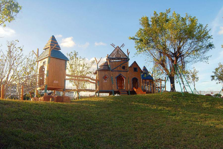 广东深圳小泥巴营地坂田云里店